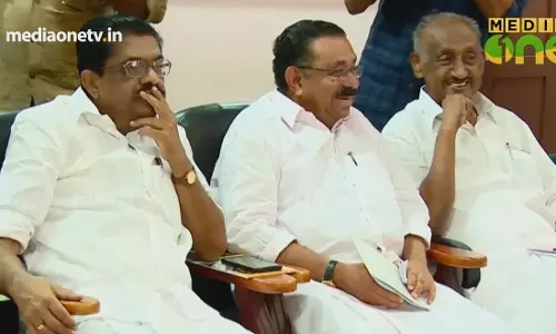 യൂ ഡി എഫിലെ ചർച്ചകൾ തുടർന്നു കൊണ്ടേ ഇരിക്കുന്നു യൂ ഡി എഫിലെ ചർച്ചകൾ തുടർന്നു കൊണ്ടേ ഇരിക്കുന്നു