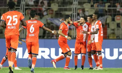 ജയിച്ച് മുംബെെ പുറത്തേക്ക്; ഐ.എസ്.എല്ലില് ഗോവ-ബംഗളൂരു ഫെെനല് ജയിച്ച് മുംബെെ പുറത്തേക്ക്; ഐ.എസ്.എല്ലില് ഗോവ-ബംഗളൂരു ഫെെനല്