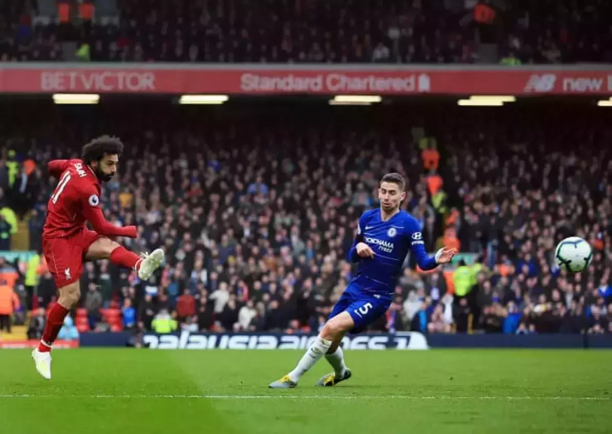 സലാഹ് ബോം‍ബറാണെന്ന് ചെല്‍സി ആരാധകര്‍; ഗോളടിച്ച് സുജൂദ് ചെയ്ത് സലാഹിന്‍റെ മധുരപ്രതികാരം