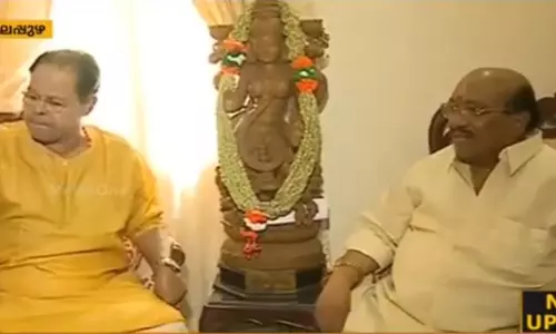 വെള്ളാപ്പള്ളിയുടെ പിന്തുണ തേടി ഇന്നസെന്റ് 