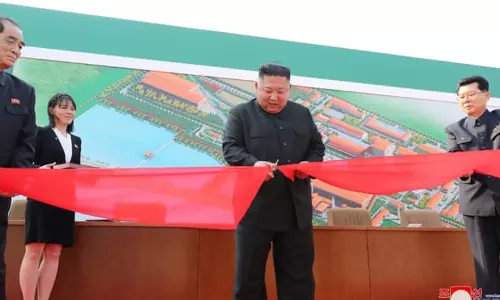 അഭ്യൂഹങ്ങള്‍ അവസാനിപ്പിച്ച് കിം ജോങ് ഉന്‍ പൊതുവേദിയില്‍