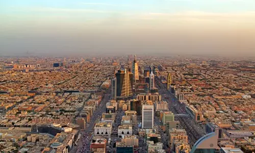 സൗദി അറേബ്യ അതിര്‍ത്തികള്‍ തുറക്കുന്നു: സെപ്തംബര്‍ 15 മുതല്‍ വിദേശികള്‍ക്കും സ്വദേശികള്‍ക്കും ഭാഗികമായി പ്രവേശിക്കാം; ജനുവരി ഒന്നുമുതല്‍ സര്‍വീസുകള്‍ സാധാരണ രീതിയില്‍