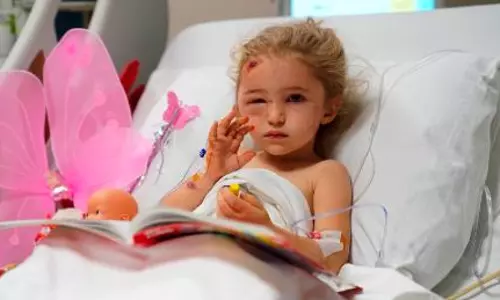 കെട്ടിടാവശിഷ്ടങ്ങള്‍ക്കിടയില്‍ കുടുങ്ങി മണിക്കൂറുകള്‍; 65 മണിക്കൂറിന് ശേഷം മൂന്നുവയസുകാരിയെ രക്ഷപ്പെടുത്തി