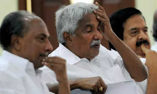 കോണ്‍ഗ്രസില്‍ മത്സരിക്കാതിരിക്കാനുള്ള മത്സരം