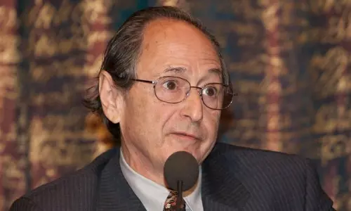 കോവിഡ് 19 ഉയര്‍ത്തുന്ന ഭീഷണിക്ക് ഉടന്‍ പരിഹാരമാകുമെന്ന് നൊബേല്‍ ജേതാവ് മൈക്കേല്‍ ലെവിറ്റ്