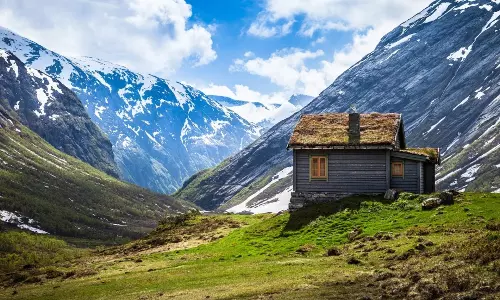 പാതിരാസൂര്യന്‍റെ നാട്ടിലെത്തിയ നാല്‍വര്‍ സംഘം 