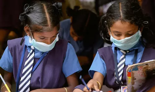 നമ്മുടെ സ്കൂളുകൾ എന്ന് തുറക്കാനാകും ? മൂന്ന് സാധ്യതകൾ നമ്മുടെ സ്കൂളുകൾ എന്ന് തുറക്കാനാകും ? മൂന്ന് സാധ്യതകൾ