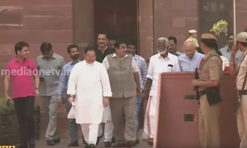 സ്പോർട്സ് അല്ല രാഷ്ട്രീയം; അവിടെ സ്ഥിരം തോൽക്കുന്നവരുണ്ട് സ്പോർട്സ് അല്ല രാഷ്ട്രീയം; അവിടെ സ്ഥിരം തോൽക്കുന്നവരുണ്ട്