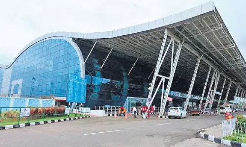 ദേശസുരക്ഷ ക്ലിയറൻസ് ലഭിച്ചാൽ 45 ദിവസത്തിനകം തിരുവനന്തപുരം വിമാനത്താവള നടത്തിപ്പ് അദാനി ഗ്രൂപ്പിന് കൈമാറുമെന്ന് കേന്ദ്രം ദേശസുരക്ഷ ക്ലിയറൻസ് ലഭിച്ചാൽ 45 ദിവസത്തിനകം തിരുവനന്തപുരം വിമാനത്താവള നടത്തിപ്പ് അദാനി ഗ്രൂപ്പിന് കൈമാറുമെന്ന് കേന്ദ്രം