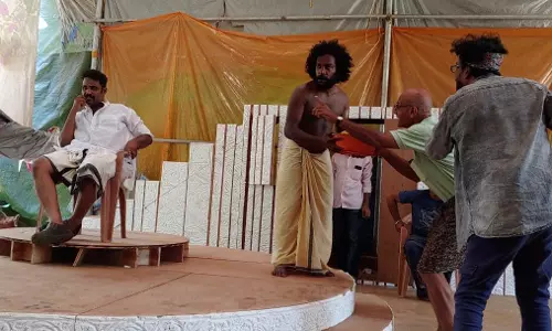 ഭാസ്കര പട്ടേലരും തൊമ്മിയുടെ ജീവിതവും അരങ്ങിലേക്ക്; തൊമ്മിയായി മണികണ്ഠന്‍ ആചാരി