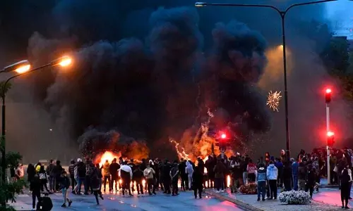 ഖുര്‍ആന്‍ കത്തിച്ചതിനെ തുടര്‍ന്ന് സ്വീഡനില്‍ വന്‍ പ്രതിഷേധം