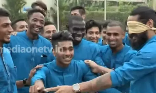 കോടിയുടുത്ത് കേരള ബ്ലാസ്റ്റേഴ്സ് താരങ്ങള്‍; മാനേജ്മെന്റിന്റെ ഓണാഘോഷം 