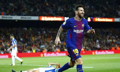 മൂന്നടിച്ച് മെസി മാജിക്ക്; യുവന്റസിനും ചെല്സിക്കും തോല്വി മൂന്നടിച്ച് മെസി മാജിക്ക്; യുവന്റസിനും ചെല്സിക്കും തോല്വി