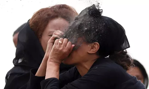 എത്യോപ്യന് വിമാന ദുരന്തം; കൊല്ലപ്പെട്ടവരുടെ കുടുംബങ്ങള്ക്ക് അപകടസ്ഥലത്തെ മണ്ണ് നല്കും എത്യോപ്യന് വിമാന ദുരന്തം; കൊല്ലപ്പെട്ടവരുടെ കുടുംബങ്ങള്ക്ക് അപകടസ്ഥലത്തെ മണ്ണ് നല്കും