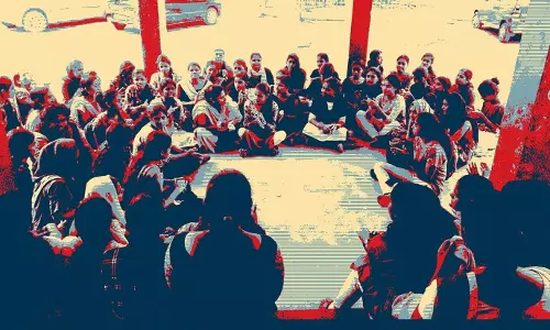 ‘എന്തുകൊണ്ട് ഞങ്ങള്‍ക്ക് പുറത്തിറങ്ങിക്കൂടാ...?’