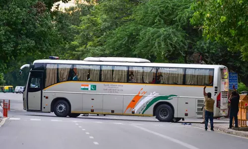 പാകിസ്താനിൽ ഇപ്പോഴും ഇന്ത്യയുണ്ട്, ഇന്ത്യയിൽ പാകിസ്താനും