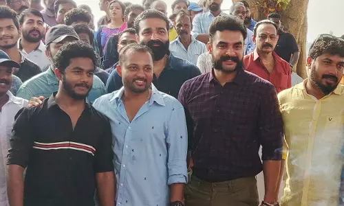 പുതിയ ലുക്കില്‍ ടൊവീനോ; കല്‍ക്കി തുടങ്ങി