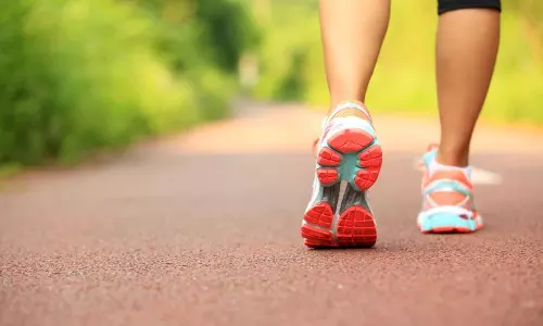 ഇനി കുറച്ച് പിറകോട്ട് നടന്നോളൂ; ജീവിതത്തിന് ഗുണം ചെയ്യും അത്...