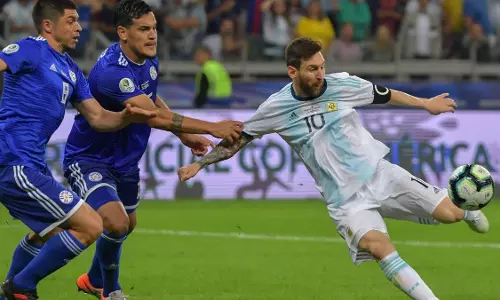 തോറ്റില്ല, മെസി ഗോളടിച്ചെങ്കിലും അര്‍ജന്റീനക്ക് സമനില 