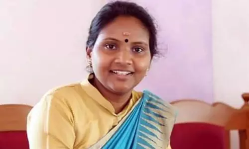 ആലത്തൂരില്‍ റോഡ് ഷോയുമായി രമ്യ ഹരിദാസ് പര്യടനം തുടങ്ങി