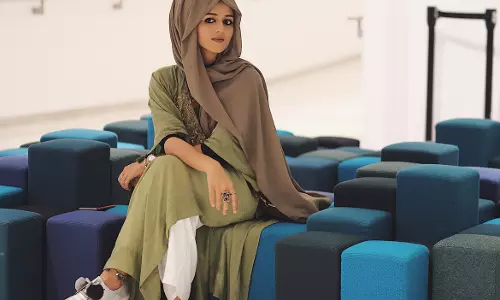 ടിക്ക് ടോക്കിലൂടെ മോഡലിംഗിലേക്കും വെള്ളിത്തിരയിലേക്കും ചുവട് വച്ച ജുമാന ഖാന്‍ അതിഥിയില്‍