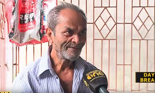 ബംഗ്ലാദേശിലേക്ക് നാടു കടത്തിയതിനു ശേഷം ഇന്ത്യയില്‍ തിരികെയെത്തി പഴയതു പോലെ ജീവിതം തുടരുന്ന ഒരാളുണ്ട് അസമില്‍...