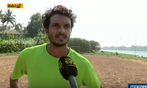 കാത്തിരുന്ന് കിട്ടിയ ഫുട്‌ബോള്‍ മൈതാനത്ത് വില്ലനായി കോവിഡ്‌ 