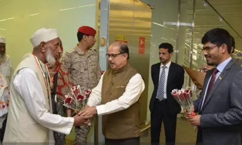 ആദ്യ ഇന്ത്യന്‍ സംഘത്തിന്  പിന്നാലെ സ്വകാര്യ മലയാളി ഹാജിമാരും എത്തിയതോടെ നിറഞ്ഞ് തുടങ്ങി മക്കയും മദീനയും