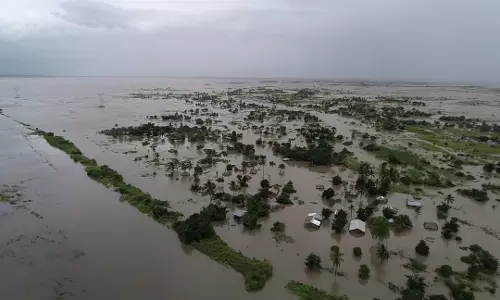 ഇദായ് ചുഴലിക്കാറ്റ്; മരണം 400 കവിഞ്ഞു ഇദായ് ചുഴലിക്കാറ്റ്; മരണം 400 കവിഞ്ഞു