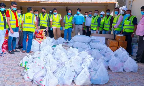 സേവനത്തിന് മറുപേരായി കെ.എം.സി.സി; മഹാമാരി കാലത്ത് 20 കുടുംബങ്ങള്‍ക്ക് കൈത്താങ്ങ്