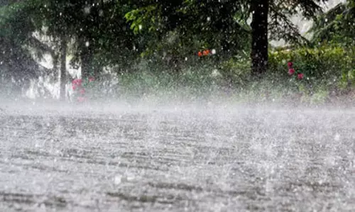 ന്യൂനമർദ്ദം ചുഴലിക്കാറ്റാകും;  ഇന്ന് മുതല്‍ അഞ്ച് ദിവസം അതിശക്തമായ മഴയുണ്ടാകുമെന്ന് കാലാവസ്ഥ നിരീക്ഷണ കേന്ദ്രം