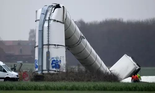 കൊടുങ്കാറ്റില് പെട്ട് ഫ്രാന്സില് മൂന്ന് മരണം കൊടുങ്കാറ്റില് പെട്ട് ഫ്രാന്സില് മൂന്ന് മരണം