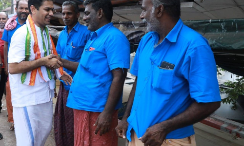 കനത്ത ചൂടില്‍ ഉരുകിയൊലിച്ച് സ്ഥാനാര്‍ഥികള്‍