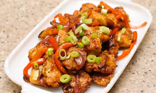 ചില്ലി ചിക്കനും കാരറ്റ് ഹൽവയും.. ഒപ്പം മലപ്പുറത്തിന്റെ തനത് വിഭവവും; രുചിക്കൂട്ടുകളുടെ വൈവിധ്യം തീർത്ത് കുടുംബശ്രീ