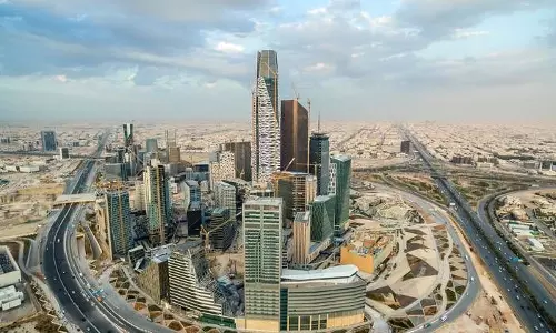 സൗദിയില്‍ റിയല്‍ എസ്റ്റേറ്റില്‍ കറന്‍സി ഇടപാടുകള്‍ നിരോധിച്ചു