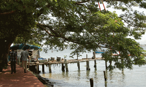 വെള്ളം വെള്ളം സര്‍വ്വത്ര വെള്ളം; പക്ഷേ വൈപ്പിന്‍കാര്‍ക്ക് കുടിക്കാന്‍ ഒരിറ്റ് ദാഹജലമില്ല