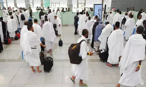 ഉംറ പുനരാരംഭിക്കാന്‍ ഒരുക്കങ്ങള്‍ തുടങ്ങി