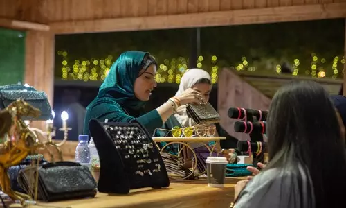 സൗദിയില്‍ ലിംഗ വേതന വ്യത്യാസം നിര്‍ത്തലാക്കി; സ്ത്രീ പുരുഷ ജീവനക്കാര്‍ക്ക് ഒരേ വേതനം