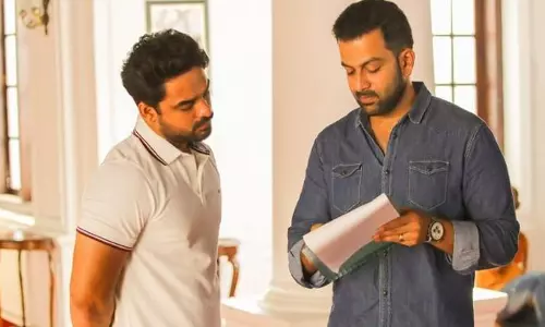 ഒരുപാട് നന്ദിയുണ്ട് ബ്രദര്‍;  പൃഥ്വിയോട് ടൊവിനോ