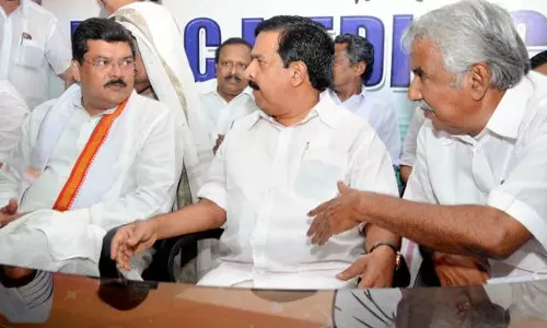 തിരുവനന്തപുരം മണ്ഡലത്തിന്റെ തെരഞ്ഞെടുപ്പ് പ്രവര്ത്തനങ്ങള് വിലയിരുത്താനായി ഇന്ന് പ്രത്യേക യോഗം; മുകുള് വാസ്നിക് പങ്കെടുക്കും തിരുവനന്തപുരം മണ്ഡലത്തിന്റെ തെരഞ്ഞെടുപ്പ് പ്രവര്ത്തനങ്ങള് വിലയിരുത്താനായി ഇന്ന് പ്രത്യേക യോഗം; മുകുള് വാസ്നിക് പങ്കെടുക്കും