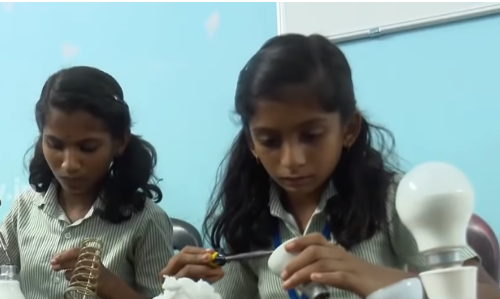 ആലപ്പുഴയിലെ ‘പ്രകാശം’ പരത്തുന്ന സ്കൂള്‍