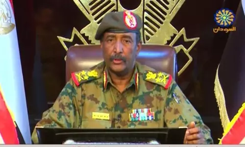 സുഡാനില്‍  സൈനിക ഭരണ സമിതിയുടെ തലവനായി  അബ്ദുല്‍ ഫതാഹ് അബ്ദുറഹ്മാന്‍ ബുര്‍ഹാന്‍ നിയമിതനായി