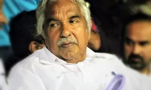 അശ്ലീല പരാമര്ശം: വിജയരാഘവന് സ്ത്രീത്വത്തെ അപമാനിച്ചു; സി.പി.എം മാപ്പ് പറയണമെന്നും ഉമ്മന്ചാണ്ടി അശ്ലീല പരാമര്ശം: വിജയരാഘവന് സ്ത്രീത്വത്തെ അപമാനിച്ചു; സി.പി.എം മാപ്പ് പറയണമെന്നും ഉമ്മന്ചാണ്ടി