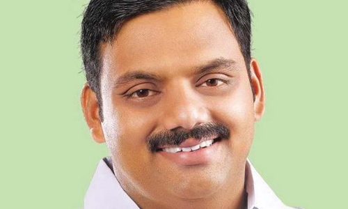 ഡീനും വാസവനും ശോഭാ സുരേന്ദ്രനും പത്രിക സമര്പ്പിച്ചു ഡീനും വാസവനും ശോഭാ സുരേന്ദ്രനും പത്രിക സമര്പ്പിച്ചു