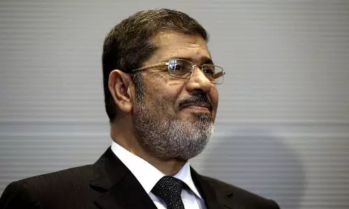 മുഹമ്മദ് മുര്‍സി കോടതിയില്‍ കുഴഞ്ഞ് വീണ് മരിച്ചു