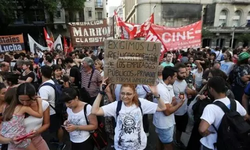 സര്‍ക്കാരിന്‍റെ തൊഴിലാളി വിരുദ്ധ നയങ്ങള്‍ക്കെതിരെ അര്‍ജന്‍റീനയില്‍ വന്‍ പ്രതിഷേധ മാര്‍ച്ച്