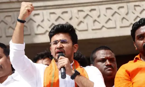 ഡി.എം.കെ ഹിന്ദുവിരുദ്ധ പാര്‍ട്ടി, തറപറ്റിക്കണമെന്ന് തേജസ്വി സൂര്യ