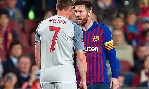 ചാമ്പ്യന്‍സ് ലീഗ് പോരാട്ടത്തിനിടെ മെസി കഴുതയെന്ന് വിളിച്ചെന്ന് ലിവര്‍പൂള്‍ താരം