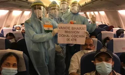 ആശ്വാസത്തിന്‍റെ ആദ്യ വിമാനം ദോഹയില്‍ നിന്ന് കൊച്ചിയിലേക്ക്, യാത്രയായത് 176 പേര്‍