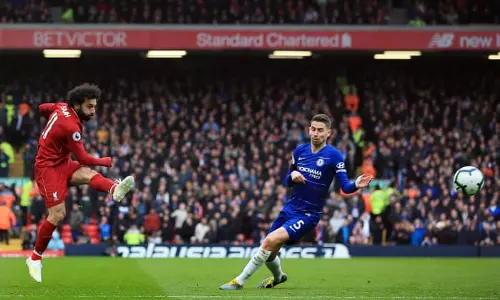 വീണ്ടും വല കുലുക്കി സലാഹ്; നീലപ്പടയെ തകർത്ത് ലിവർപൂൾ